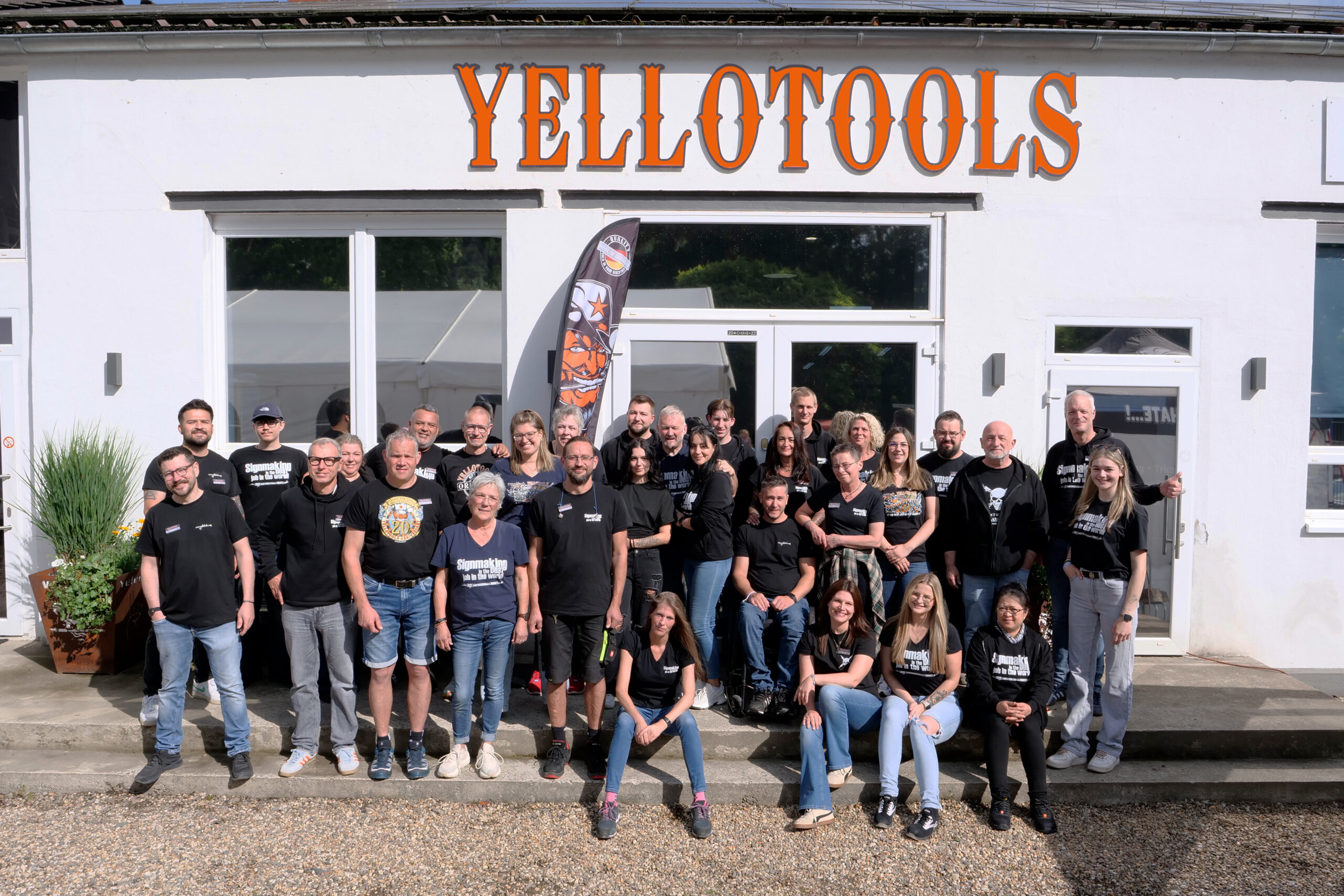 Gruppenbild der Yellotools Mitarbeiter von Wachrütteln 18